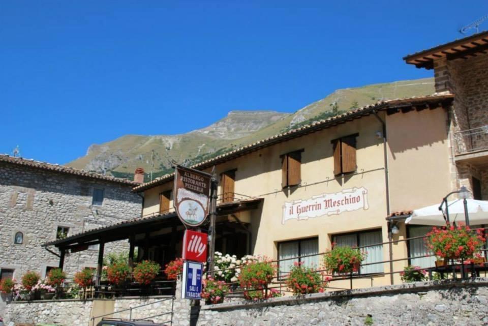 Guerrin Meschino Hotel Монтемонако Екстериор снимка