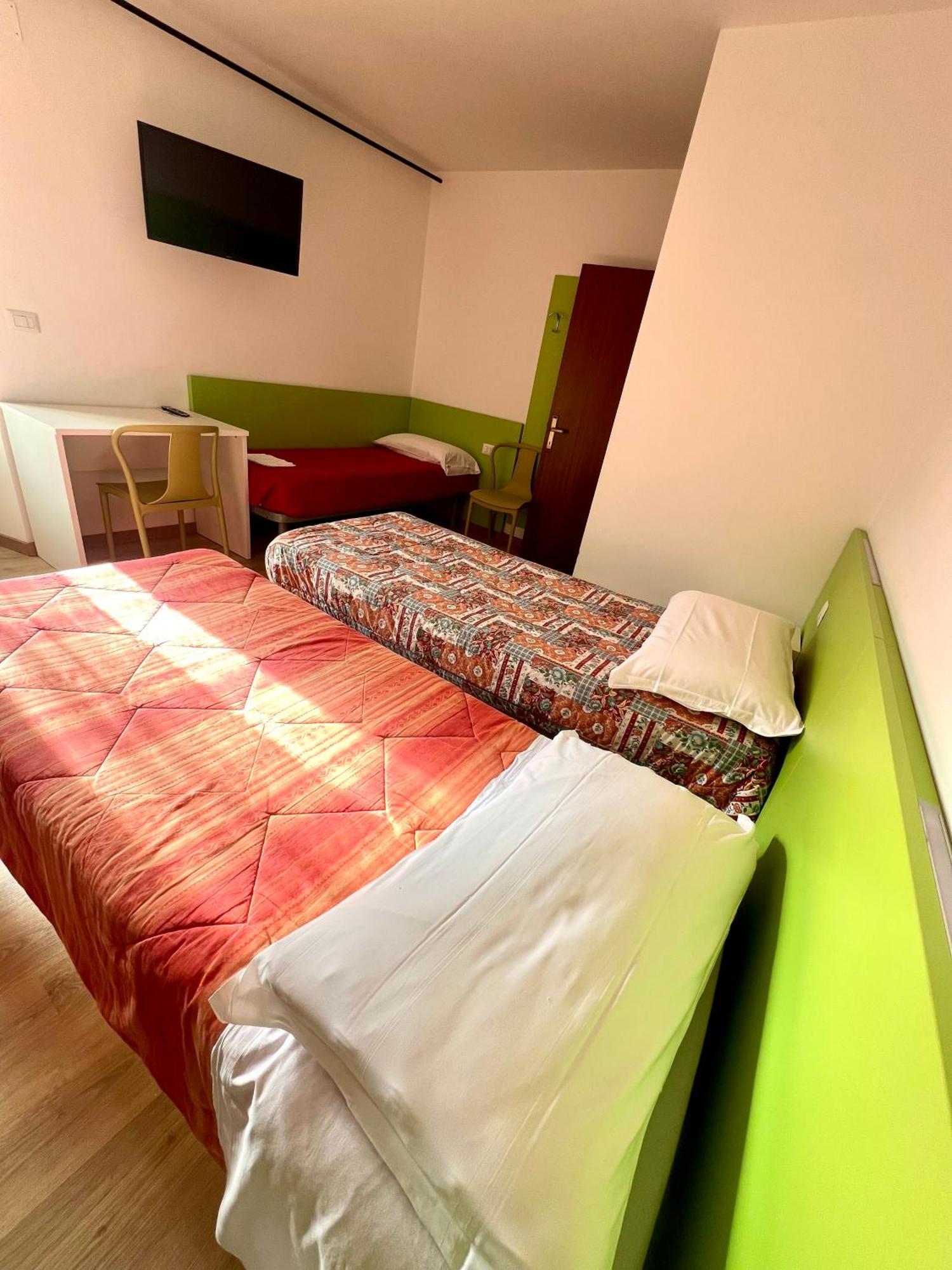 Guerrin Meschino Hotel Монтемонако Екстериор снимка